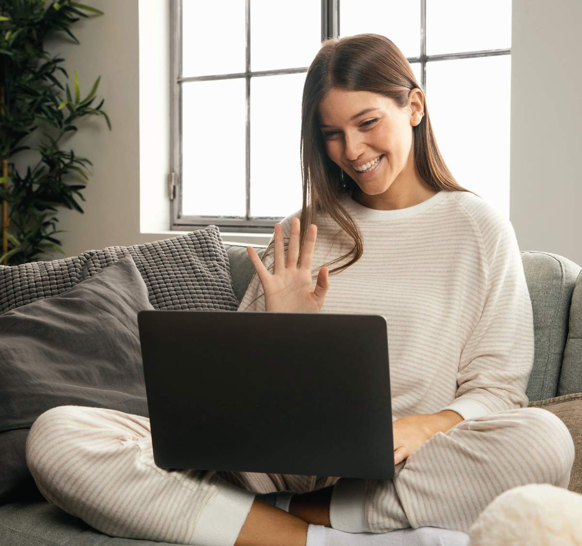 Woman participating in a virtual IOP at Flatirons Recovery.